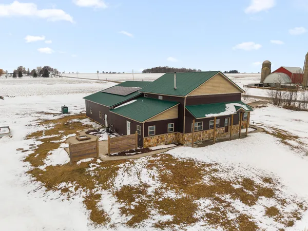 $700,000 | W3335 Bauer Road, Leroy, WI 53050