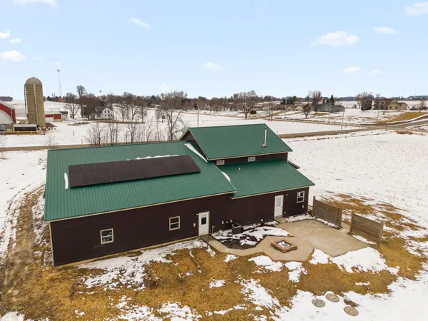$700,000 | W3335 Bauer Road, Leroy, WI 53050