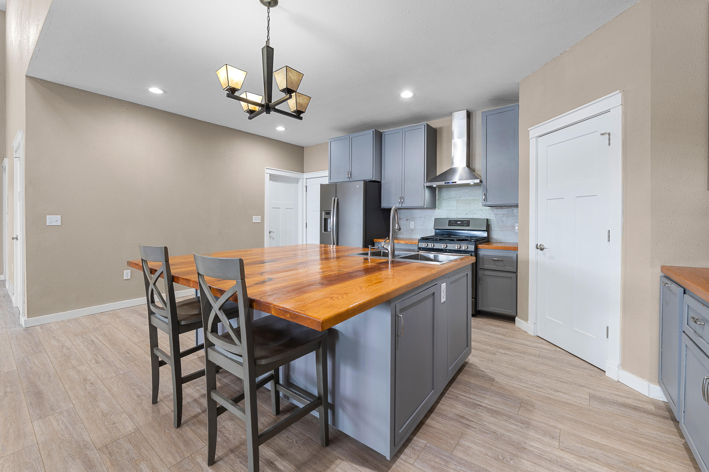 W3335 Bauer Road Leroy, WI 53050 - Photo 8 of 46 Kitchen
