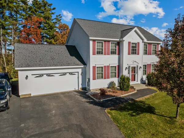 $680,000 | 12 Crawford Lane, Hooksett, NH 03106