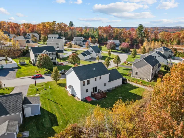 $685,000 | 12 Crawford Lane, Hooksett, NH 03106