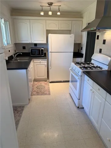 $3,200 | 2961 Parkridge Drive Northeast, Atlanta, GA 30319