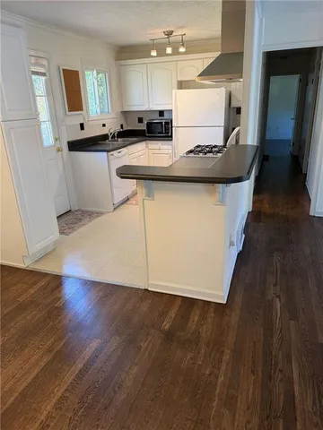 $3,200 | 2961 Parkridge Drive Northeast, Atlanta, GA 30319