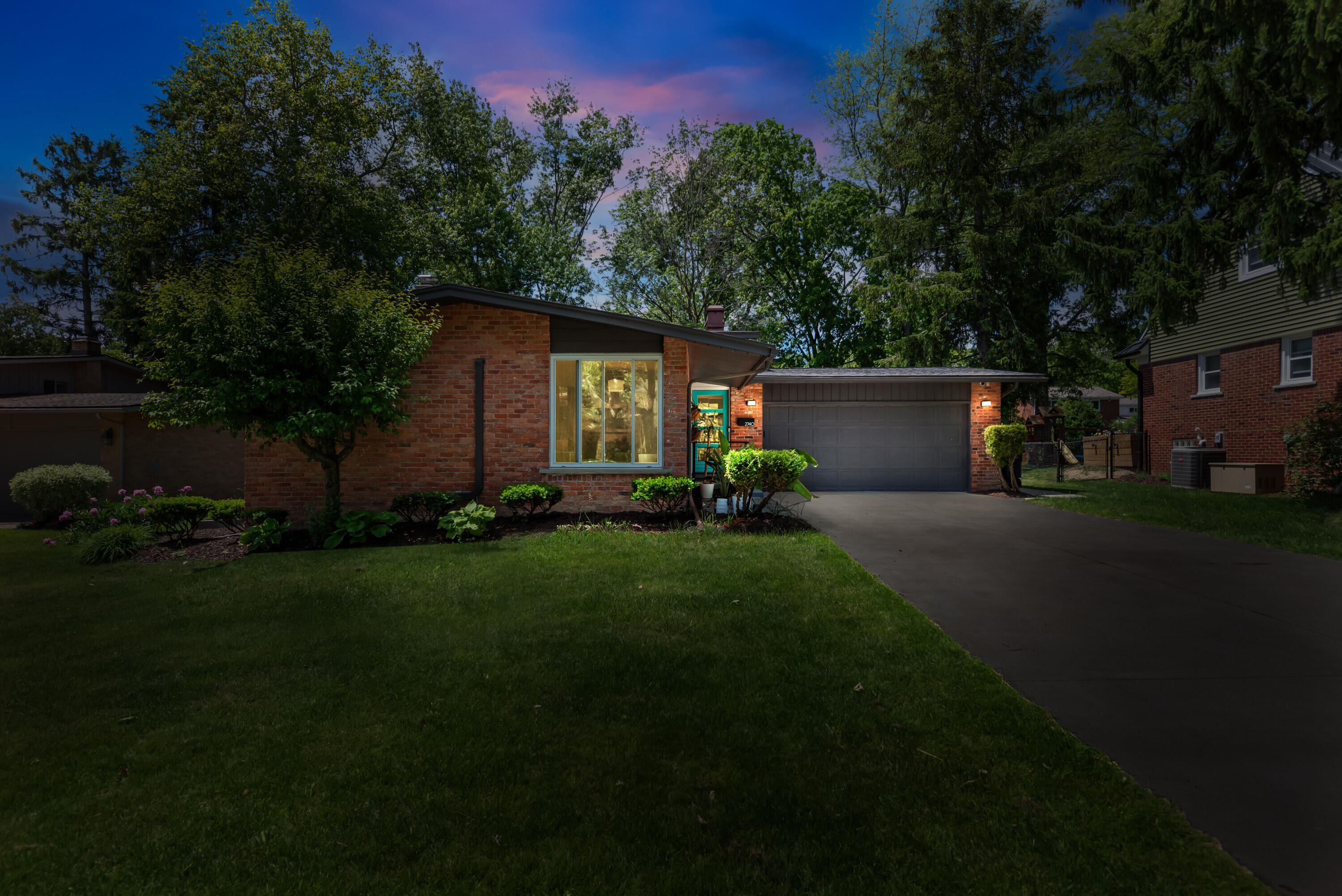 2740 Manchester Road Ann Arbor, MI 48104 - Photo 44 of 55 00__48