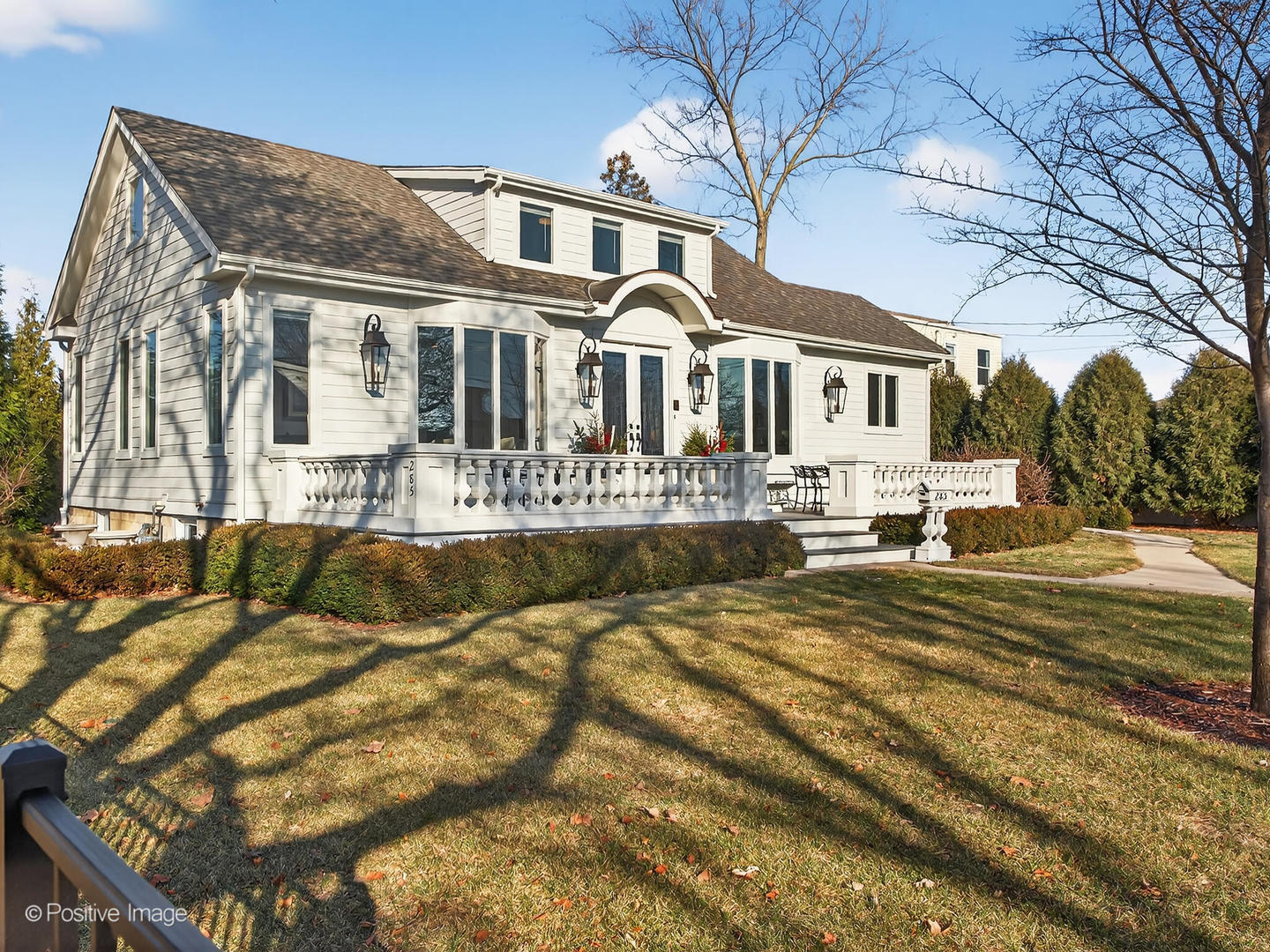 285 Middaugh Road Clarendon Hills, IL 60514 - Photo 2 of 37