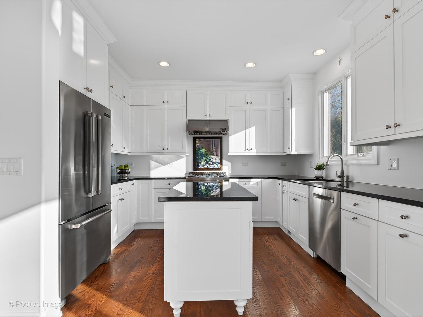 285 Middaugh Road Clarendon Hills, IL 60514 - Photo 9 of 37