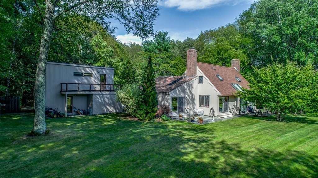 321 Bedford Road Carlisle, MA 01741 - Photo 1 of 30 Gallery Image 1