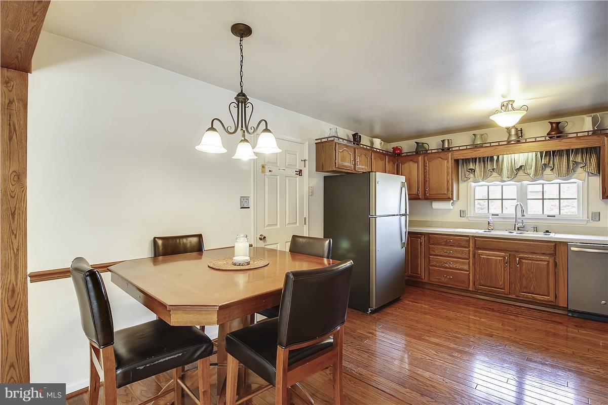 6591 Hemlock Point Road New Market, MD 21774 - Photo 8 of 30 Dining Room