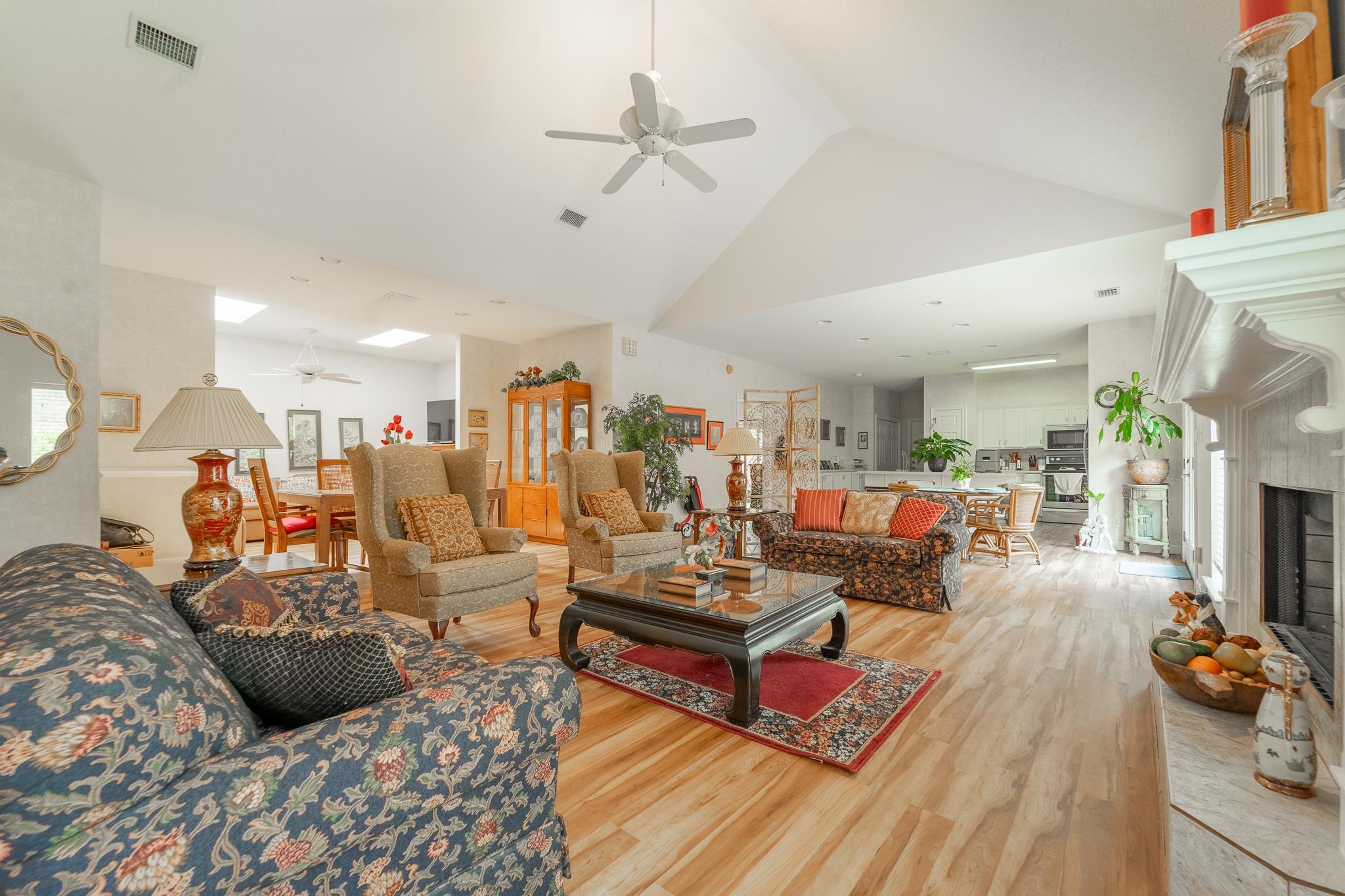 208 Hawthorne Circle Fairhope, AL 36532 - Photo 5 of 22 Living Room