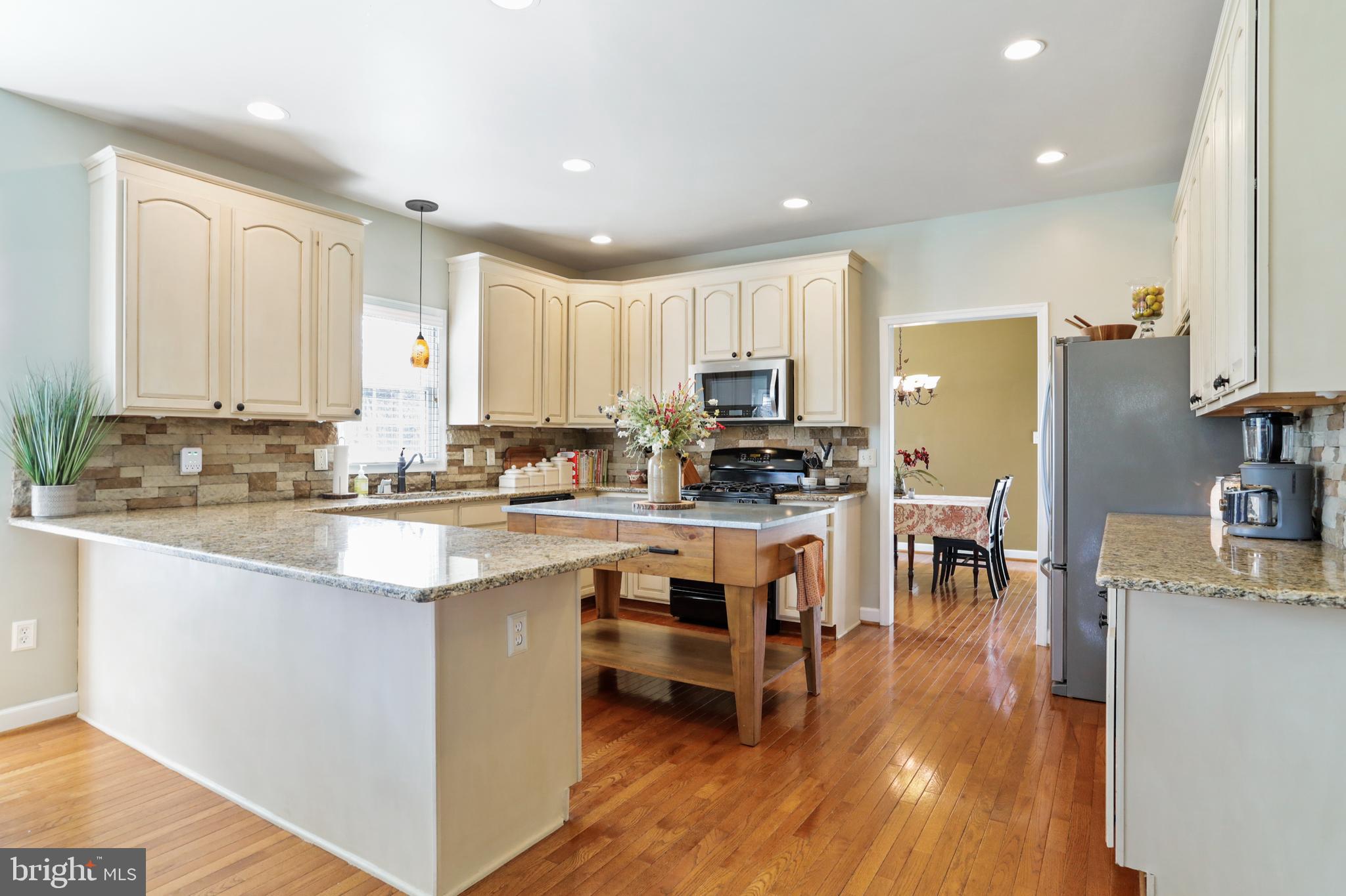294 Freezeland Loop Road Linden, VA 22642 - Photo 18 of 83 Hardwood floors