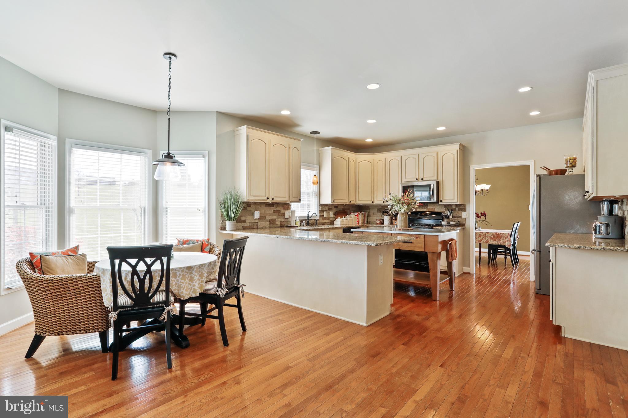 294 Freezeland Loop Road Linden, VA 22642 - Photo 19 of 83 Large Breakfast area
