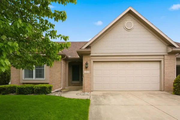 $350,000 | 1410 McCormick Drive, Nappanee, IN 46550