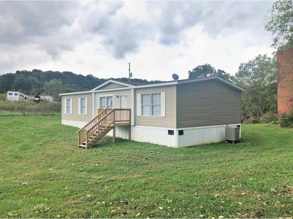 36247 Kelly Chapel Road Glade Spring, VA 24340 - Photo 2 of 35 Photo 2