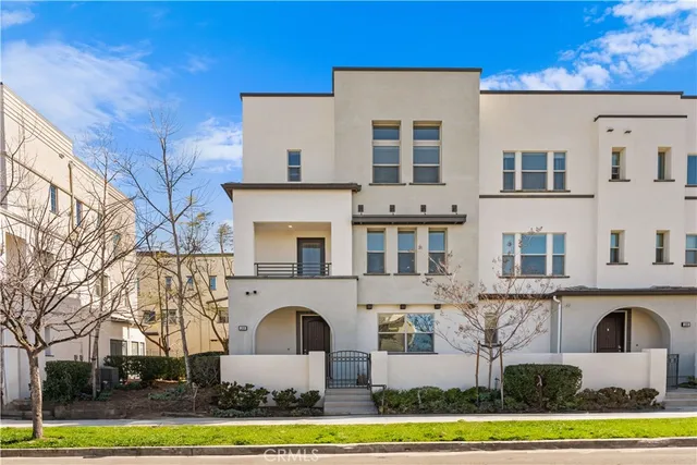 $1,450,000 | 188 Fixie, Irvine, CA 92618