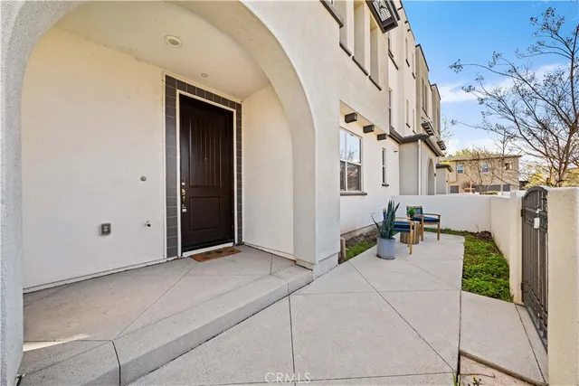 $1,450,000 | 188 Fixie, Irvine, CA 92618