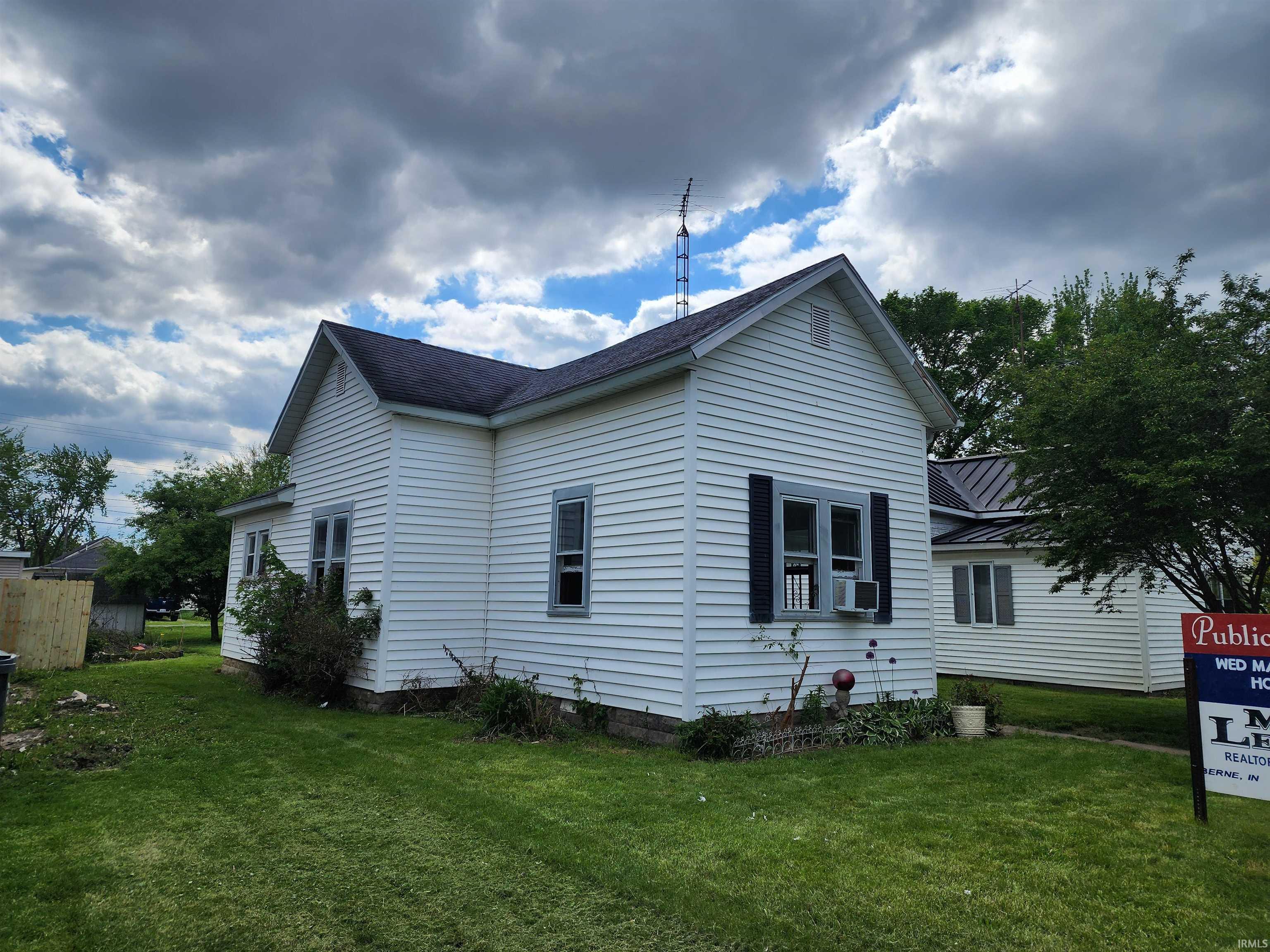 355 East North Street Dunkirk, IN 47336 - Photo 2 of 16