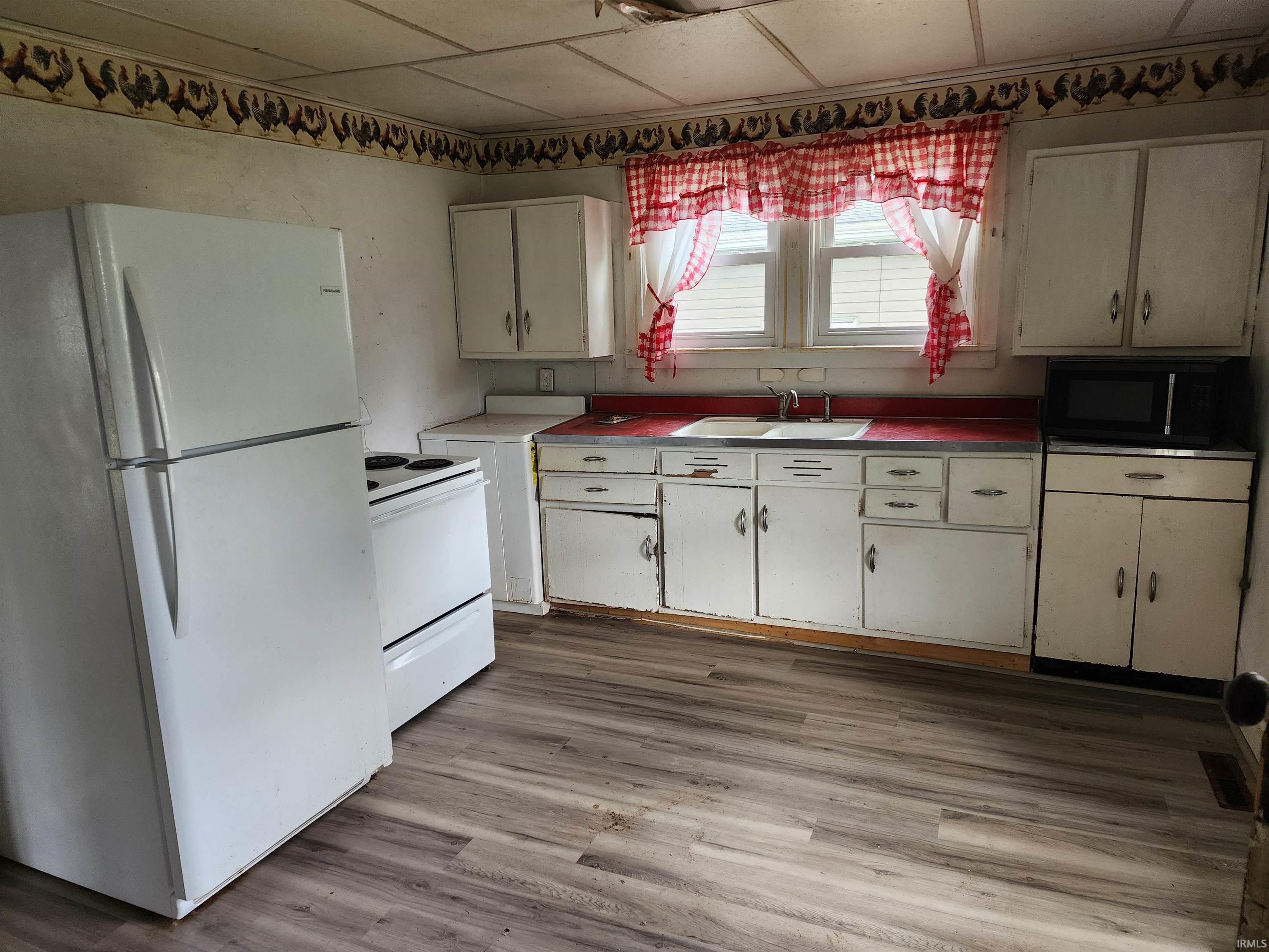 355 East North Street Dunkirk, IN 47336 - Photo 10 of 16