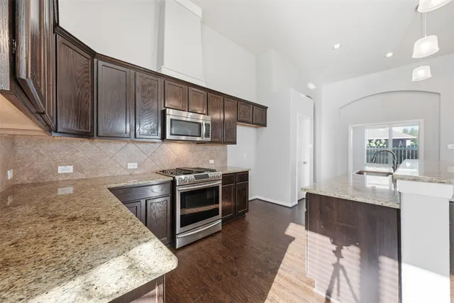 $2,100 | 6011 Watford Bend, Rosenberg, TX 77471