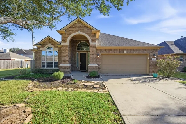 $2,100 | 6011 Watford Bend, Rosenberg, TX 77471