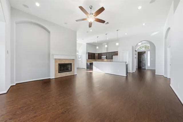 $2,100 | 6011 Watford Bend, Rosenberg, TX 77471