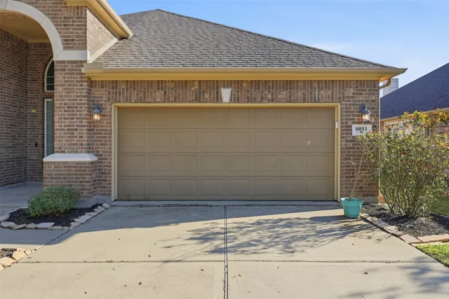 $2,100 | 6011 Watford Bend, Rosenberg, TX 77471