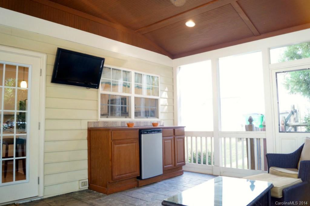2224 Winthorp Ridge Road Charlotte, NC 28270 - Photo 21 of 24 a view of a large window with wooden floor
