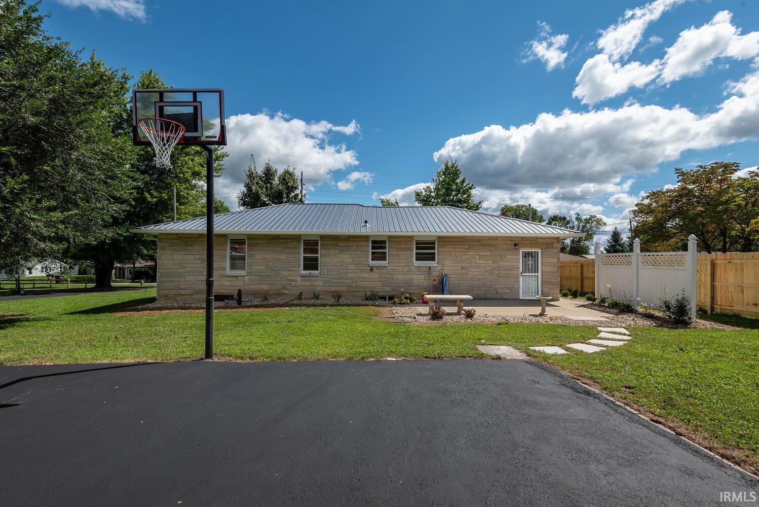 130 South Johnson Avenue Bloomington, IN 47404 - Photo 25 of 28