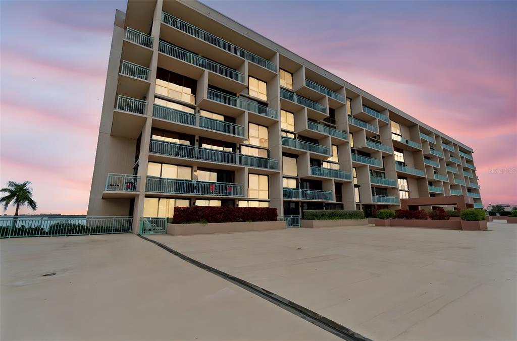 1 Key Capri, Unit 101E Treasure Island, FL 33706 - Photo 2 of 58