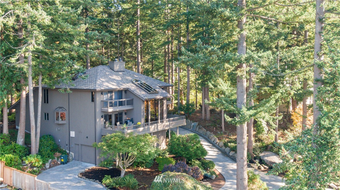 629 Fieldston Road Bellingham, WA 98225 - Photo 24 of 25 front view of a house with a tree