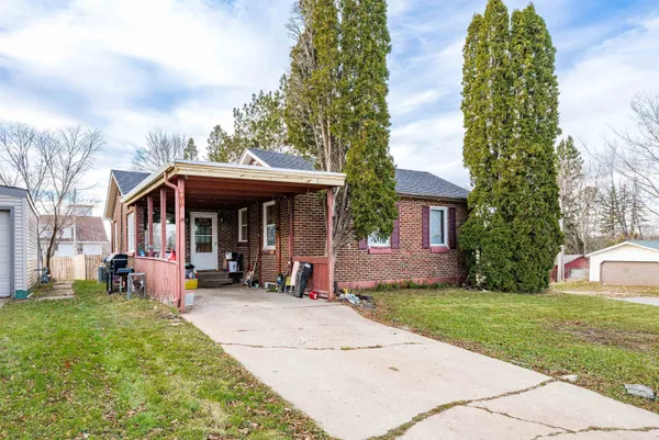 $115,000 | 401 Memorial Drive, Buhl, MN 55713