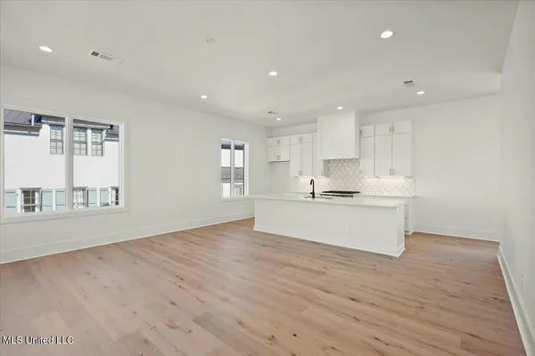 $489,000 | 253 North Natchez Drive, Unit 201, Madison, MS 39110