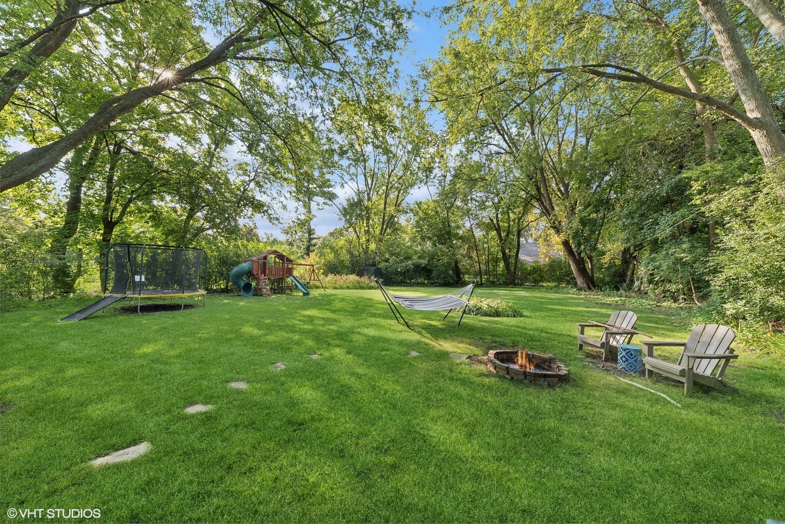 205 West Willow Road Prospect Heights, IL 60070 - Photo 25 of 30 a view of backyard with sitting area
