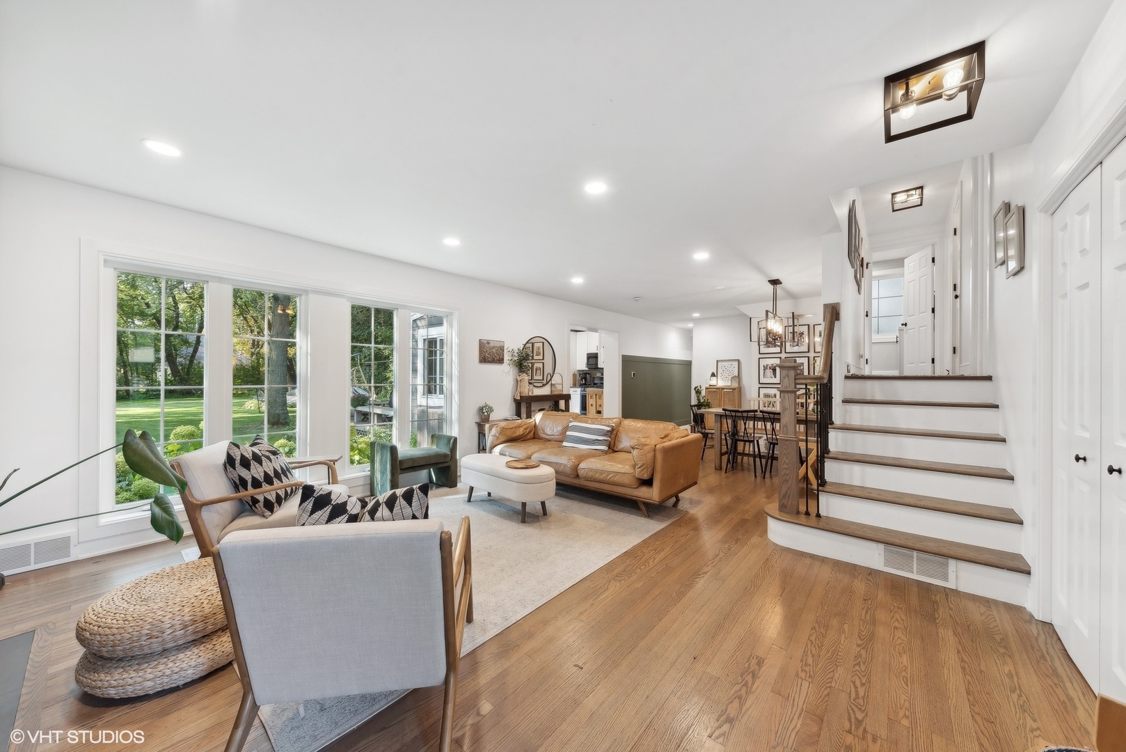 205 West Willow Road Prospect Heights, IL 60070 - Photo 4 of 30 a living room with furniture and a large window