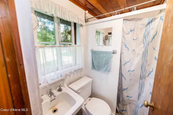 $850,000 | 316 Granite Creek Road, Nordman, ID 83848