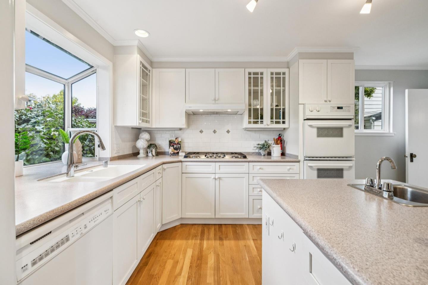 712 Crossway Road Burlingame, CA 94010 - Photo 38 of 90