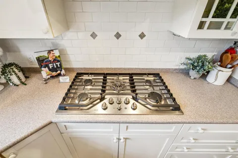 $2,488,000 | 712 Crossway Road, Burlingame, CA 94010