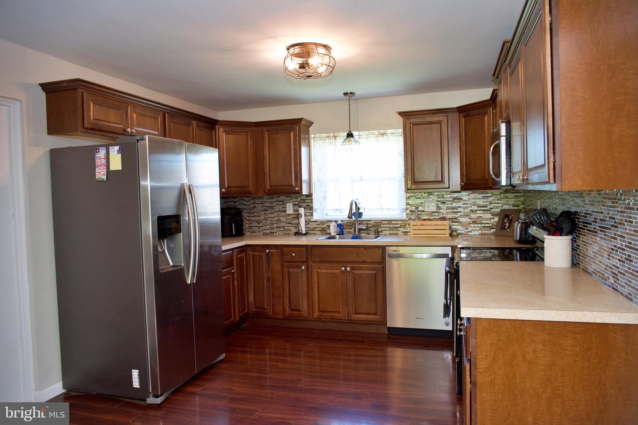 4725 Hillside Road Reading, PA 19606 - Photo 12 of 43 Updated appliances