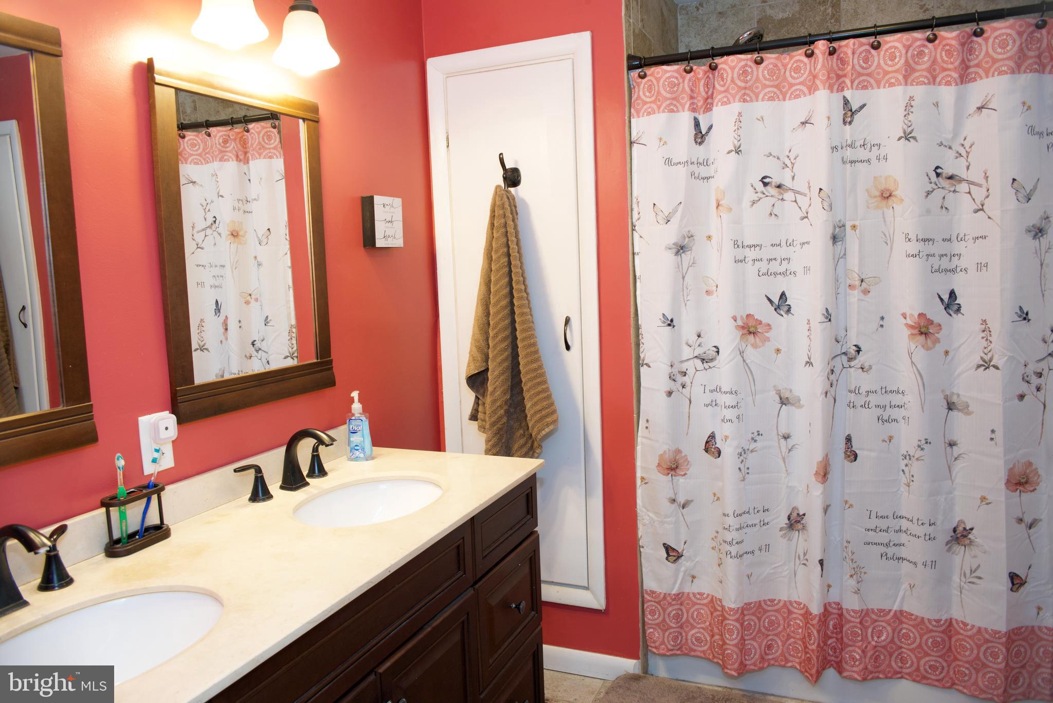4725 Hillside Road Reading, PA 19606 - Photo 23 of 43 Generously sized main bathroom