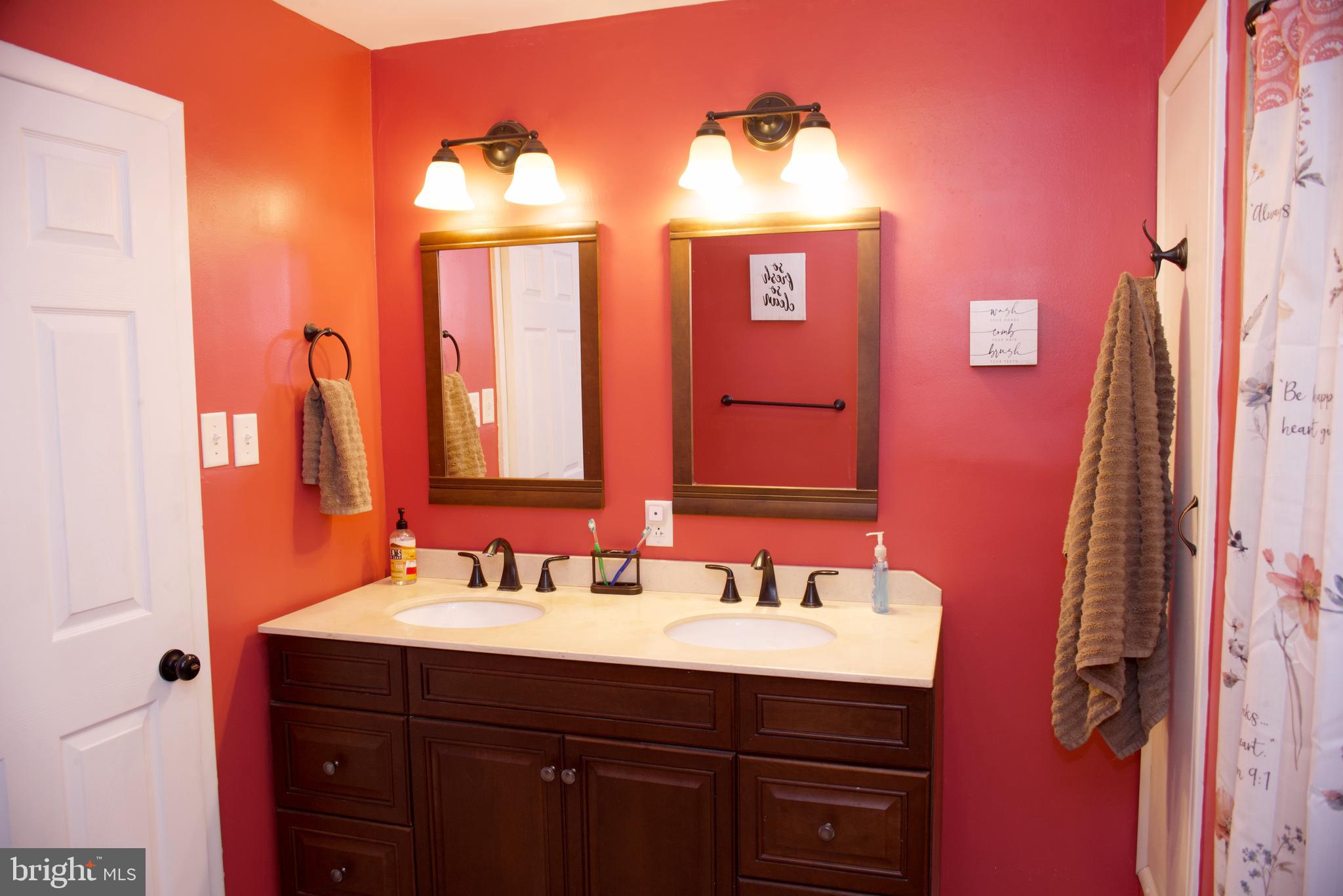 4725 Hillside Road Reading, PA 19606 - Photo 24 of 43 Main bathroom