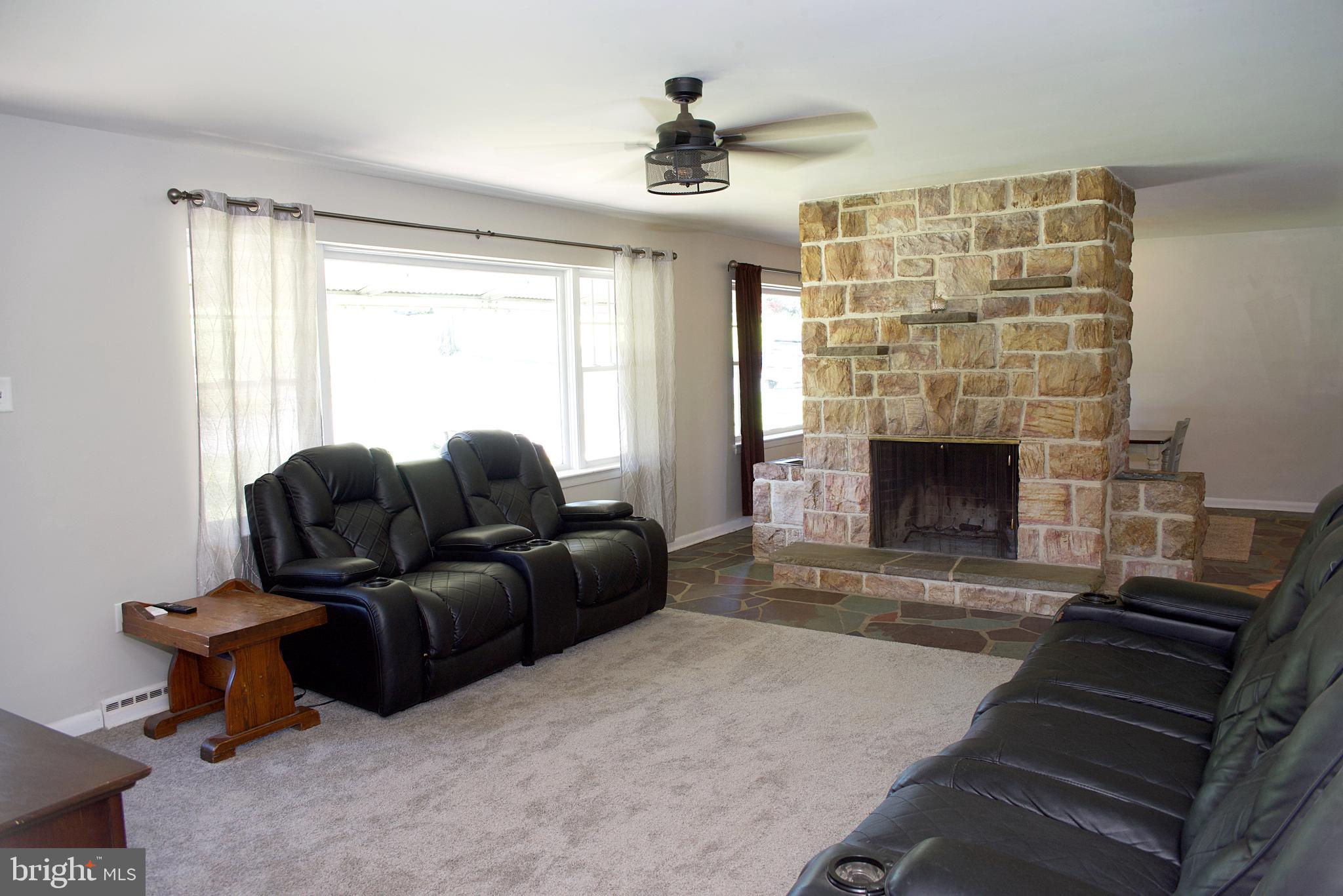 4725 Hillside Road Reading, PA 19606 - Photo 5 of 43 Cozy Living Room