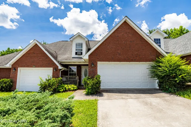 $299,900 | 209 Covington Lane, Maryville, TN 37804