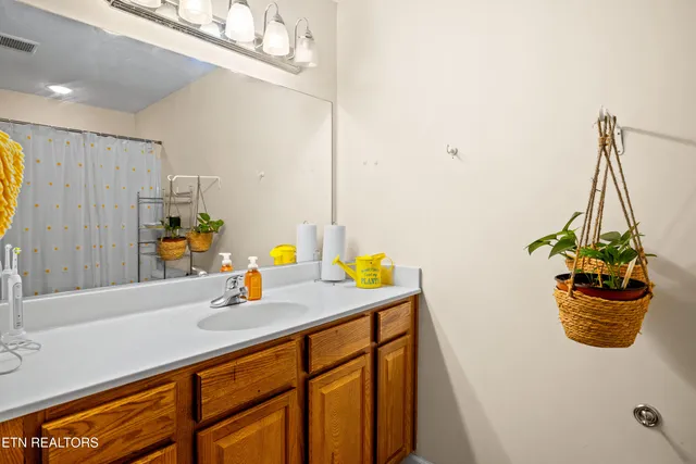 $299,900 | 209 Covington Lane, Maryville, TN 37804