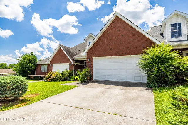 $299,900 | 209 Covington Lane, Maryville, TN 37804