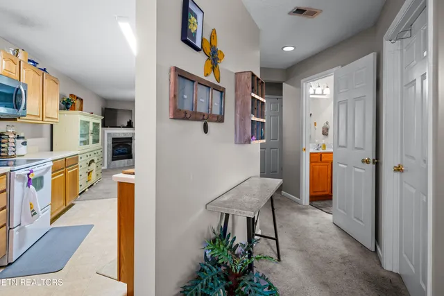 $299,900 | 209 Covington Lane, Maryville, TN 37804