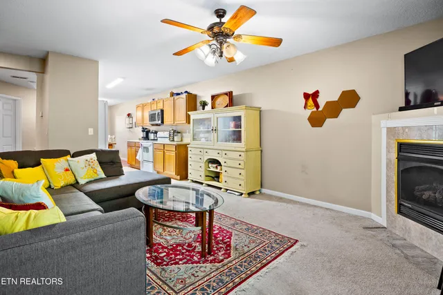 $299,900 | 209 Covington Lane, Maryville, TN 37804