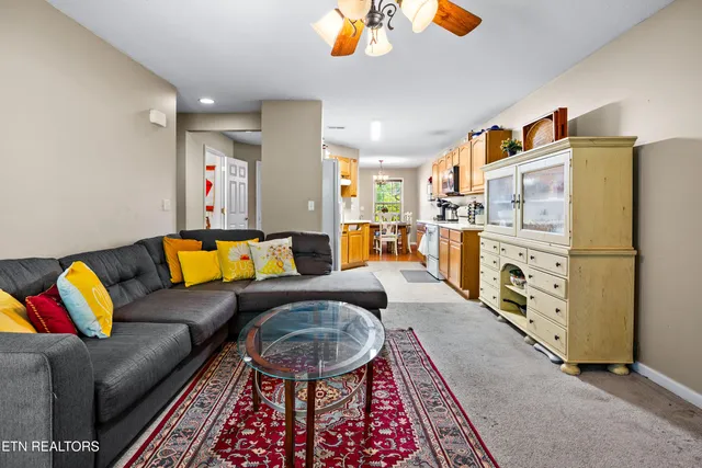 $299,900 | 209 Covington Lane, Maryville, TN 37804