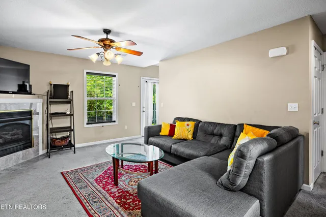 $299,900 | 209 Covington Lane, Maryville, TN 37804