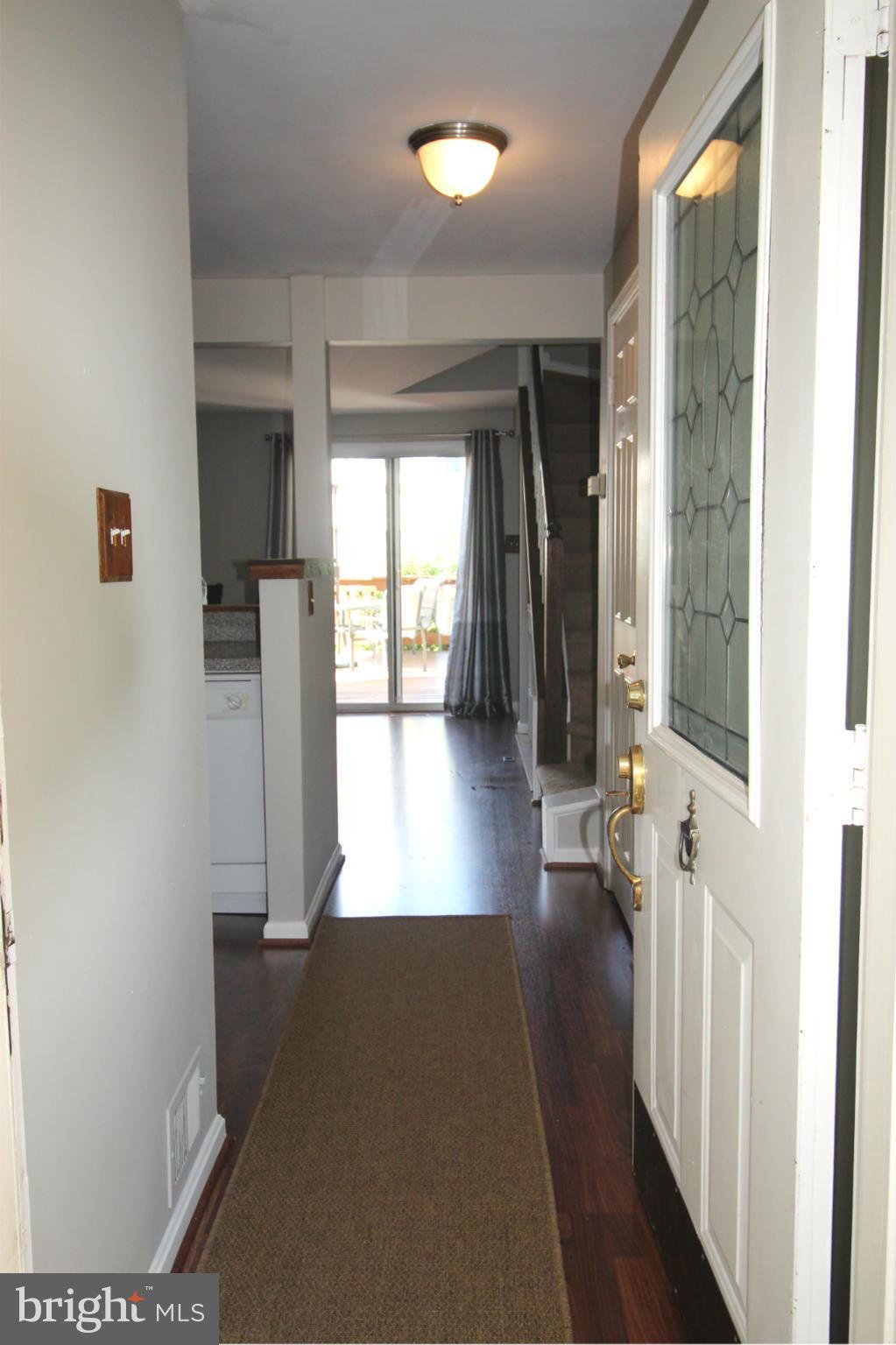 11186 Silentwood Lane Reston, VA 20191 - Photo 2 of 30 Interior (General)