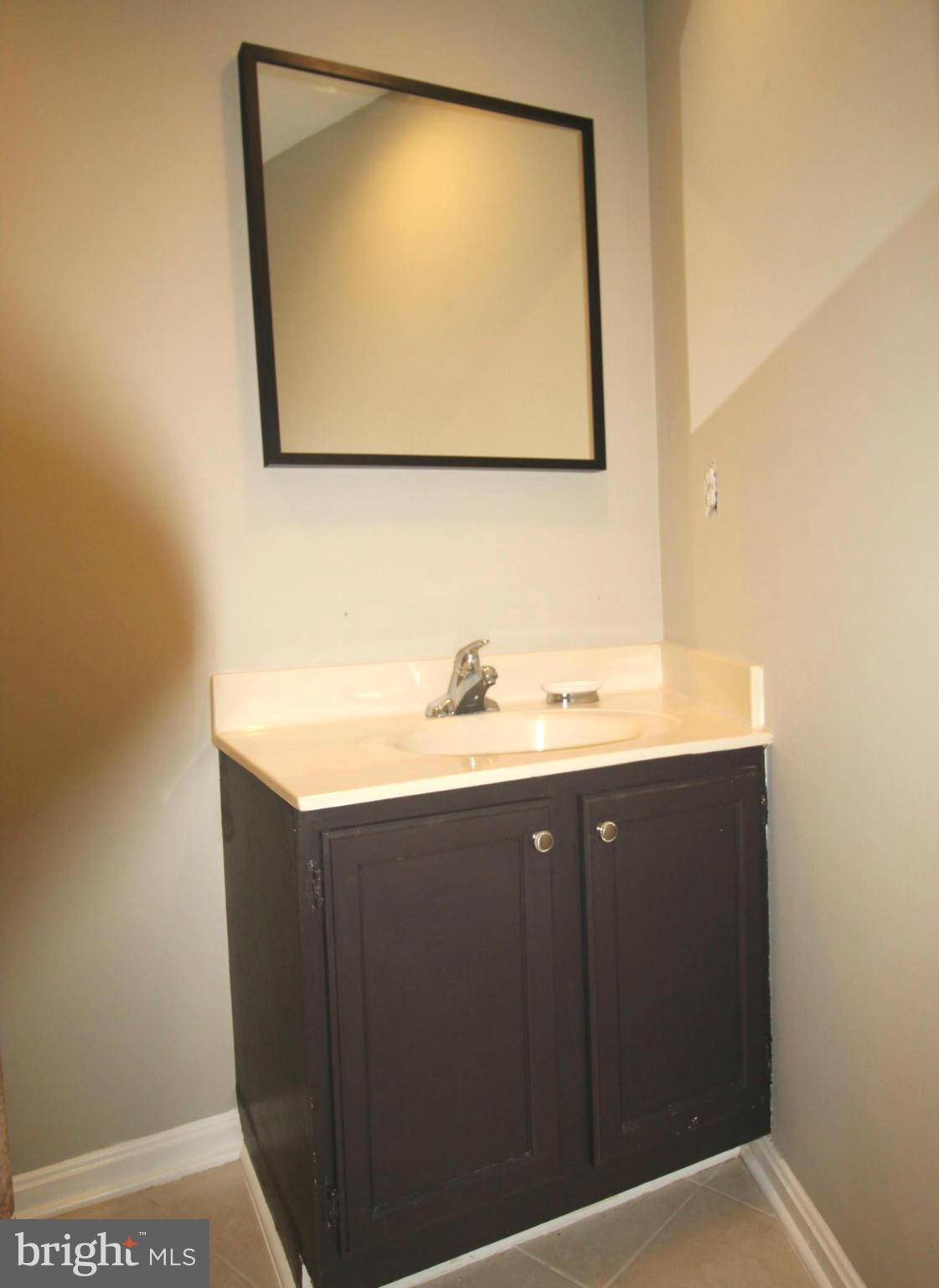 11186 Silentwood Lane Reston, VA 20191 - Photo 21 of 30 Bath