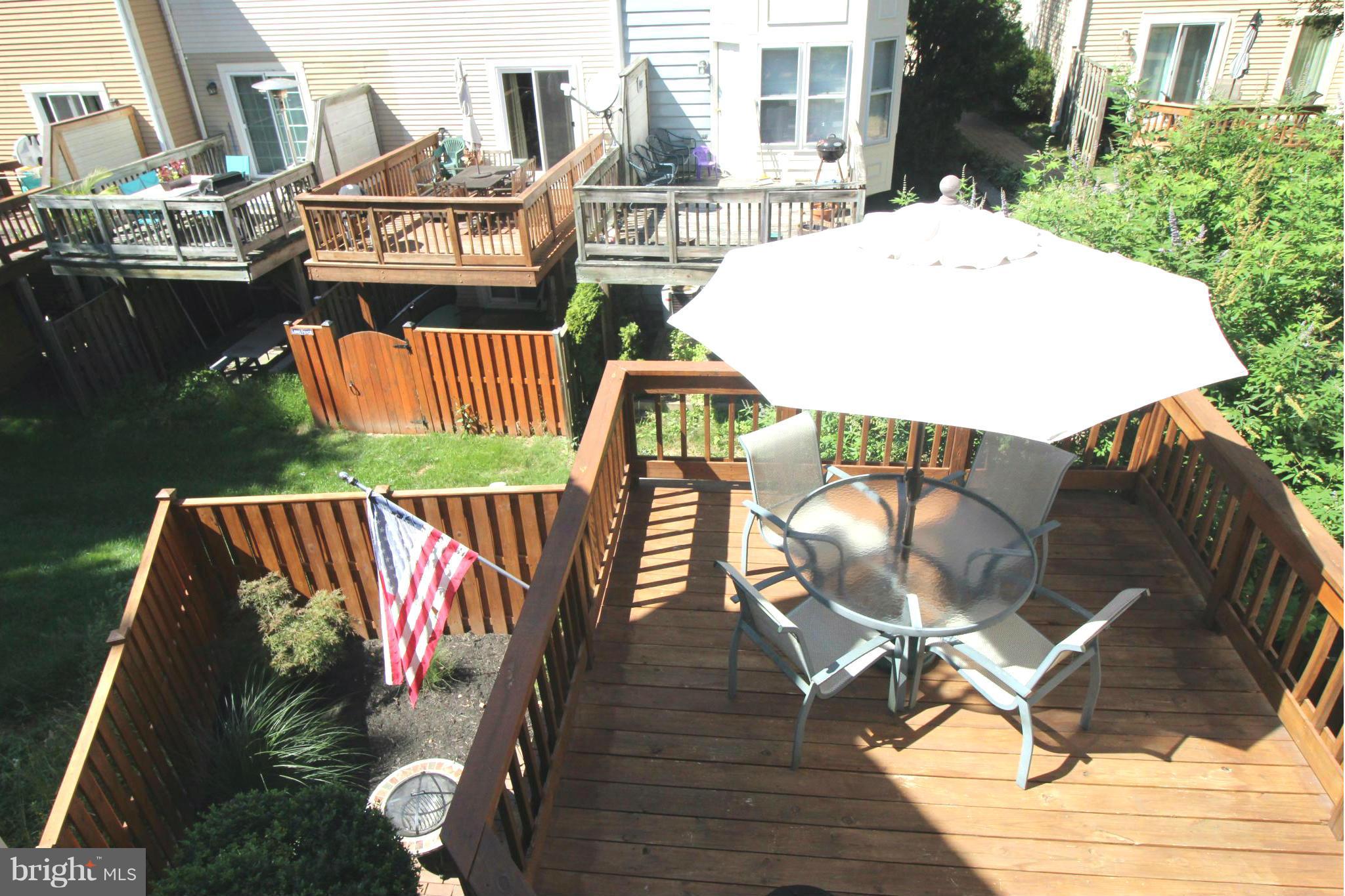 11186 Silentwood Lane Reston, VA 20191 - Photo 29 of 30 Exterior (Rear)